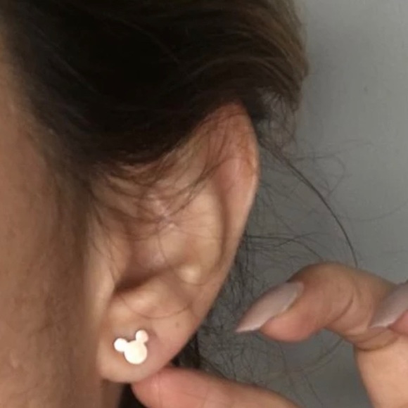 🎁4/$25 - MICKEY MOUSE stainless steel silver earrings - NEW - Picture 4 of 5